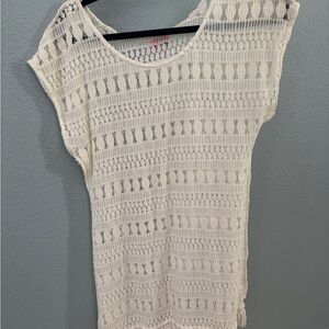 Stella & Dot Cream Cap Sleeve Cropped Blouse